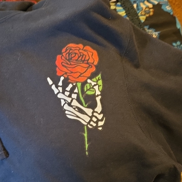 Port and Company Unisex Black and Red Pullover Hooded Sweatshirt. P2P 23 - Picture 3 of 5